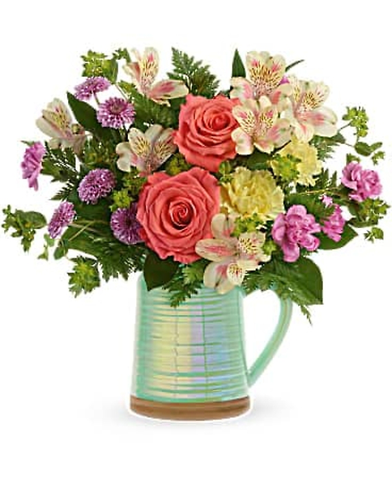 TELEFLORA\'S POUR ON THE BEAUTY BOUQUET